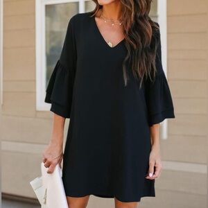 Belongsci Black V-Neck Bell Sleeve Shift Dress Sz M